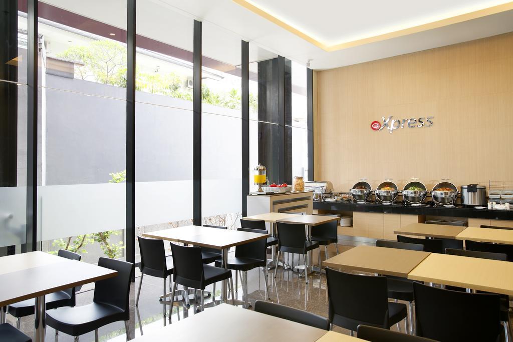 Amaris Hotel Pasar Baru Jakarta Exterior photo
